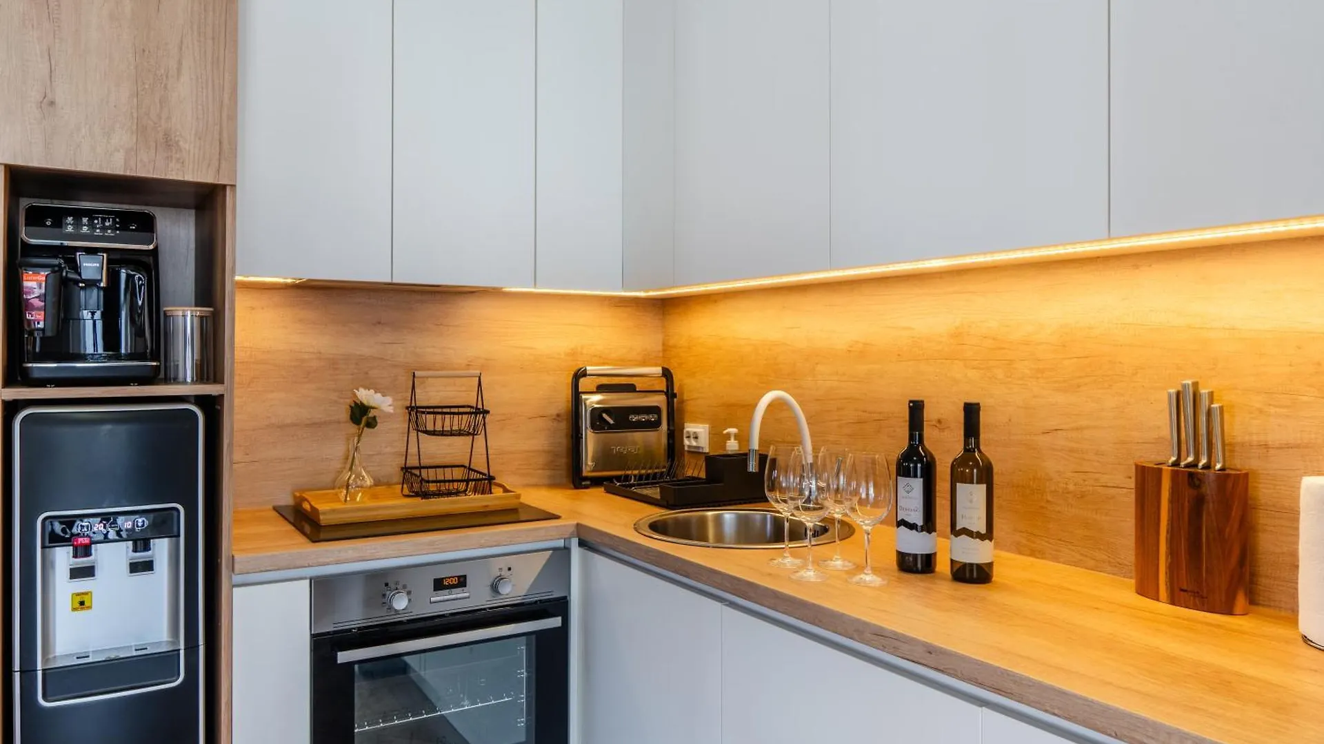Apartments Quercus Vir 0*,  Croatia