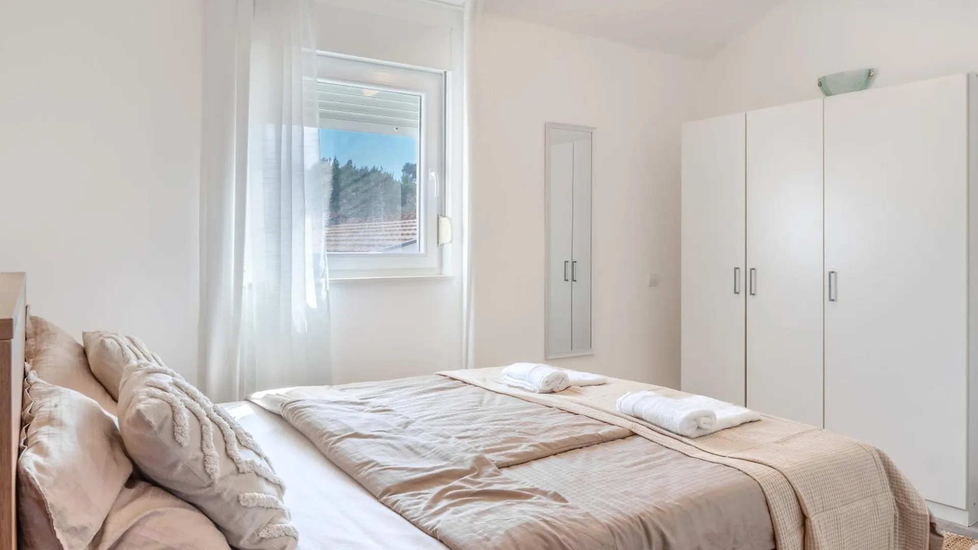 Apartments Quercus Vir