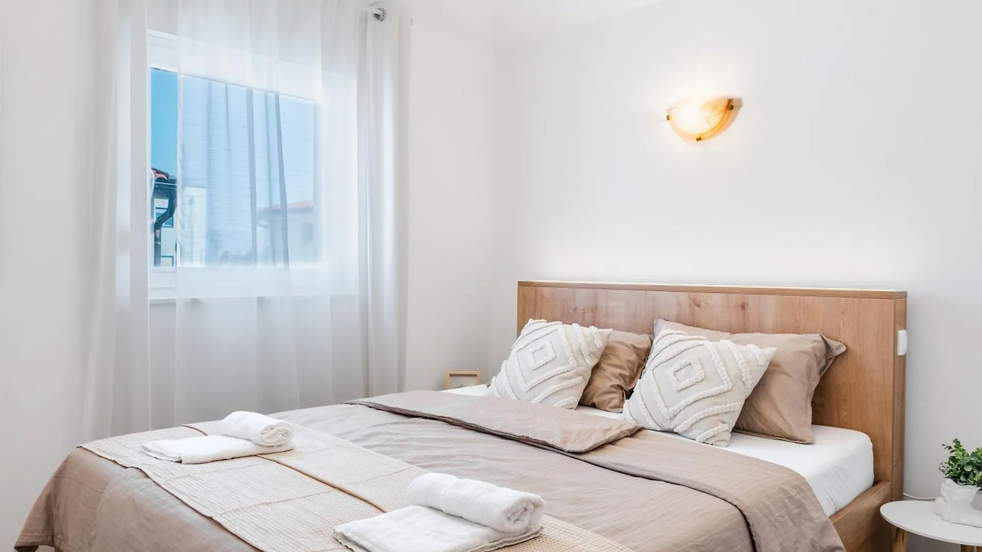 Apartments Quercus Vir Croatia