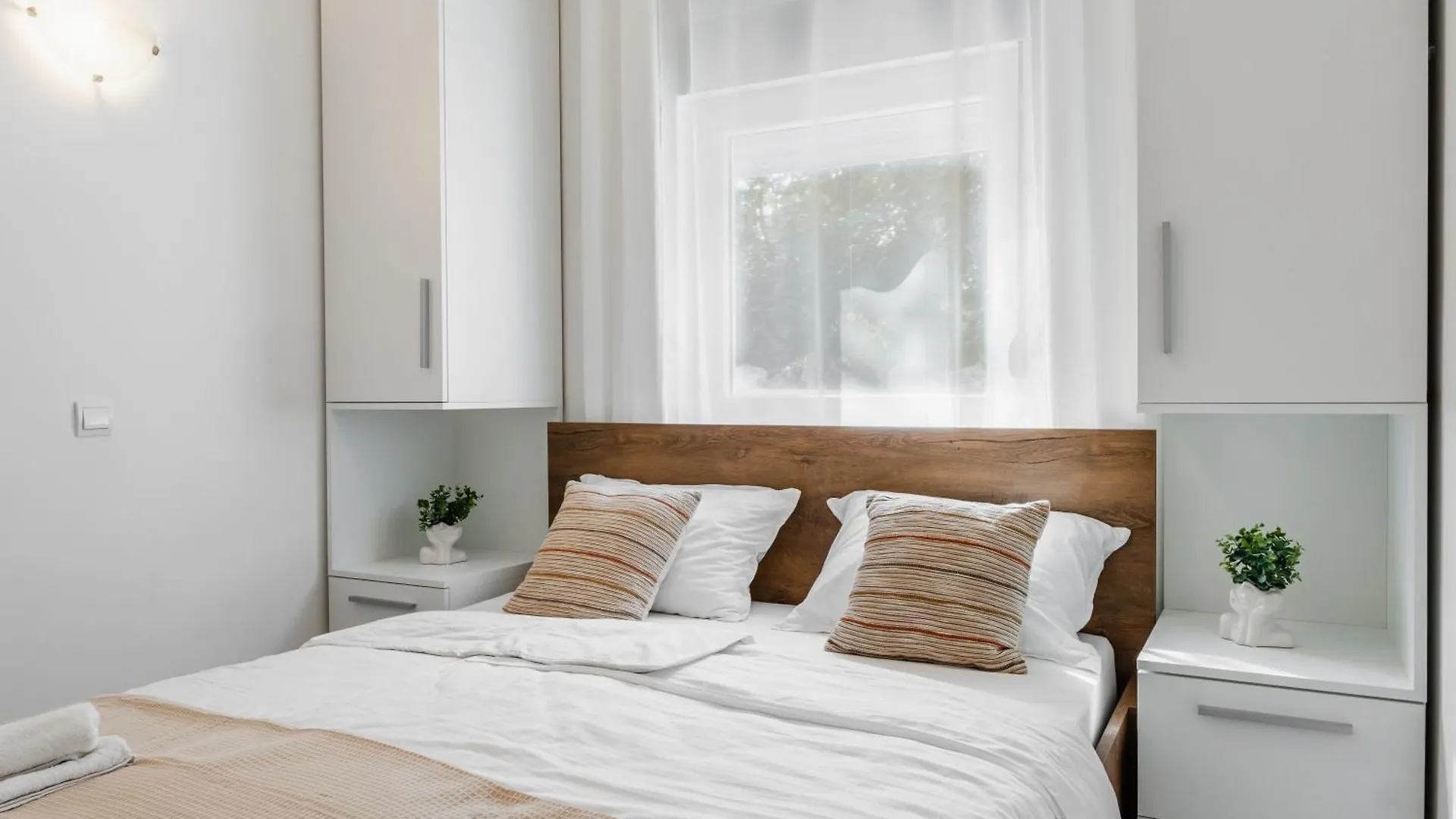 Apartments Quercus Vir 0*,