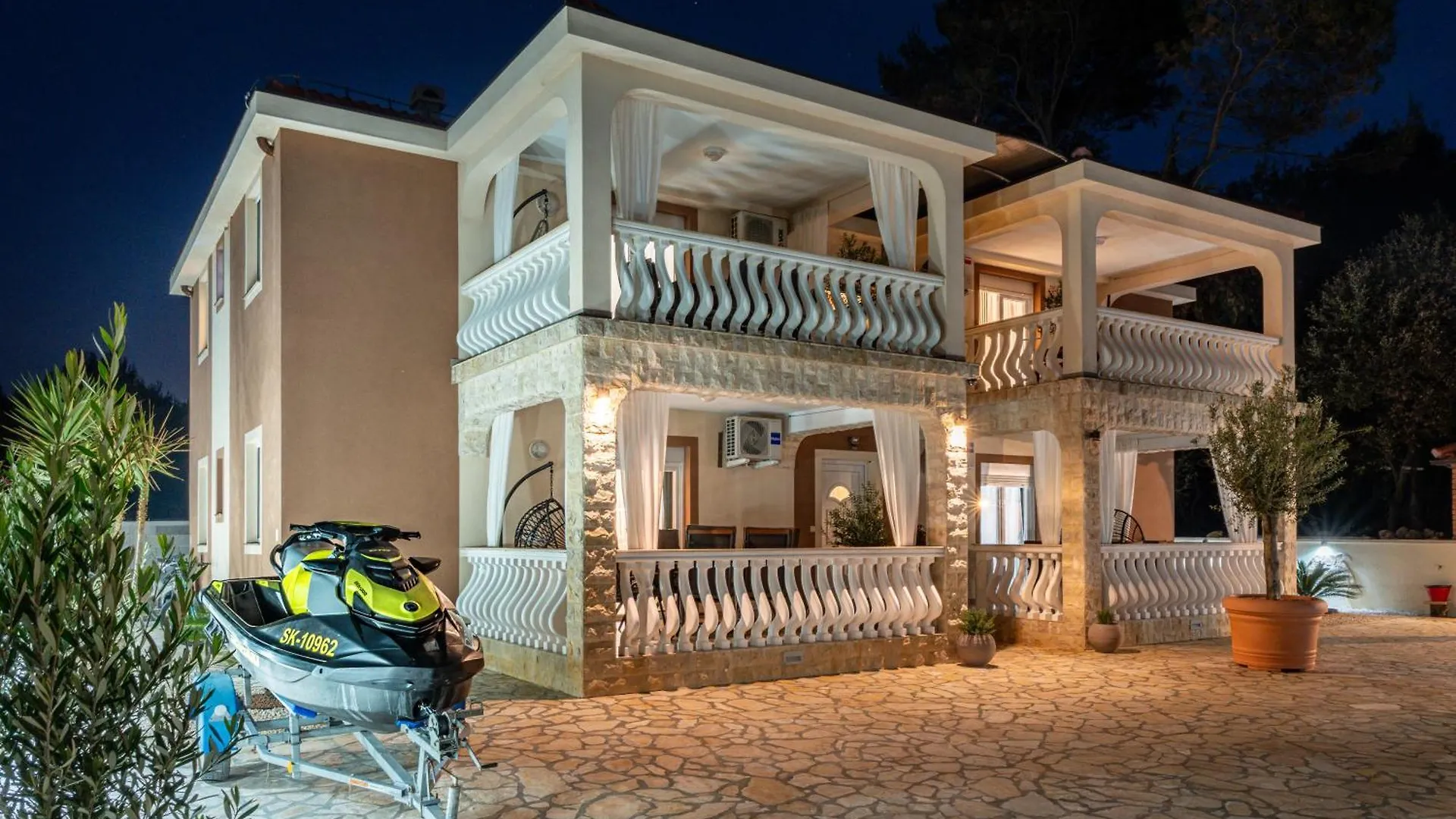 Apartments Quercus Vir